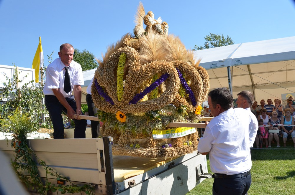 Rolnicy dziękują za plony. Tak było w Borku, Sierakowicach, Kartuzach i Chmielnie