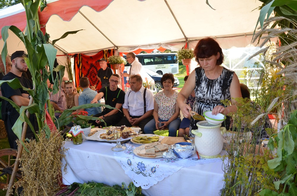 Rolnicy dziękują za plony. Tak było w Borku, Sierakowicach, Kartuzach i Chmielnie