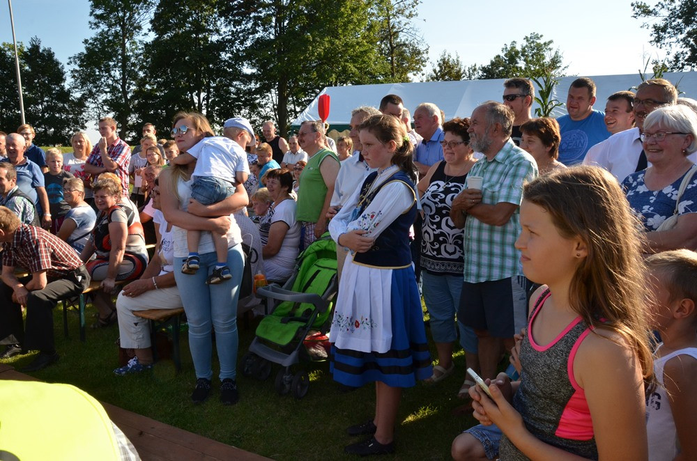 Rolnicy dziękują za plony. Tak było w Borku, Sierakowicach, Kartuzach i Chmielnie