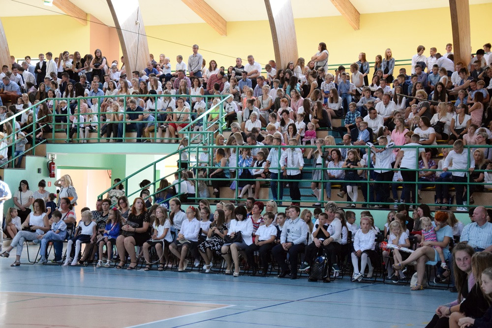 Zabrzmiał pierwszy dzwonek. Jakie zmiany czekają w tym roku szkolnym?