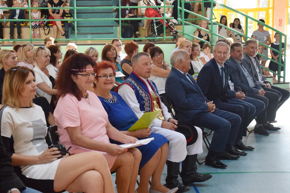 Zabrzmiał pierwszy dzwonek. Jakie zmiany czekają w tym roku szkolnym?