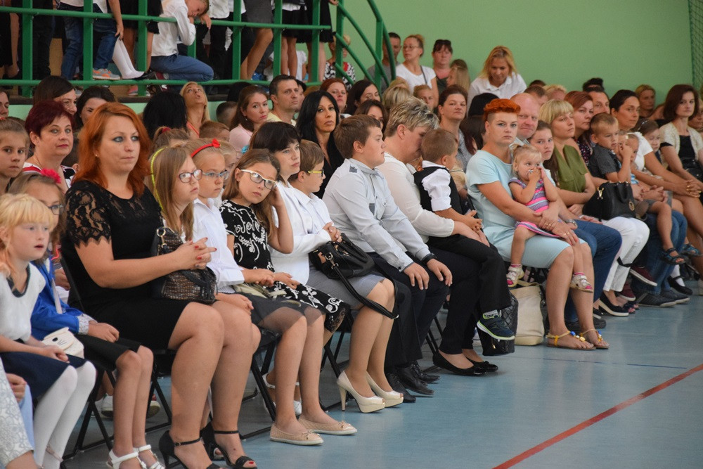 Zabrzmiał pierwszy dzwonek. Jakie zmiany czekają w tym roku szkolnym?