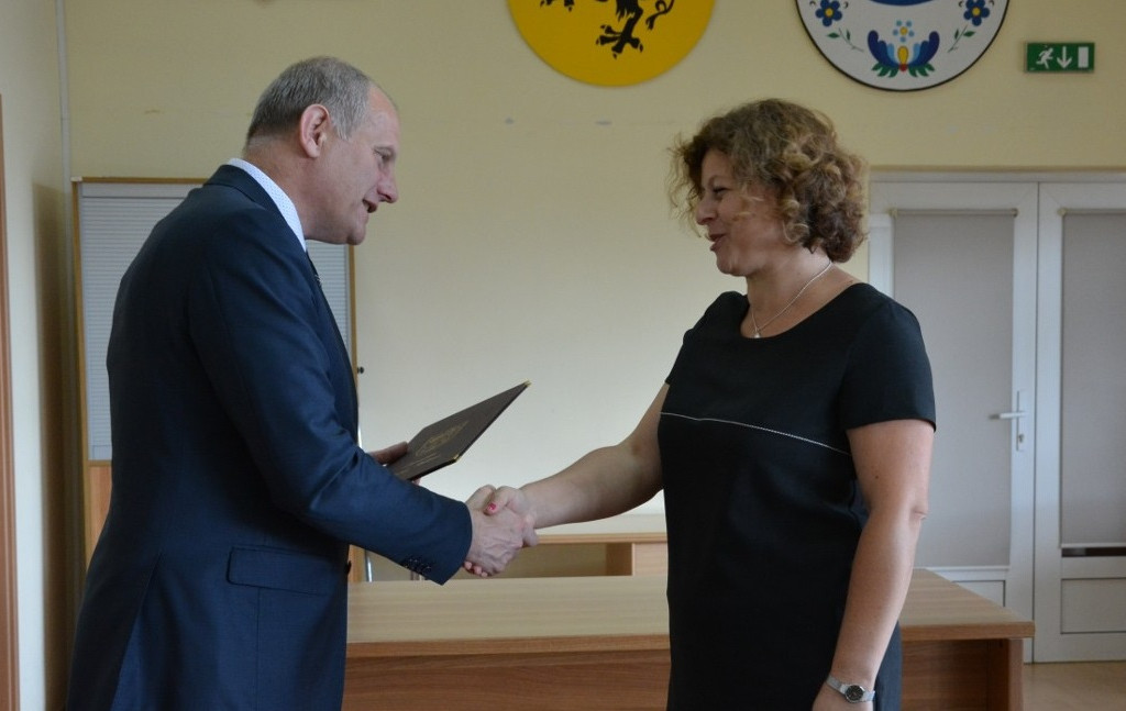 Żukowo. Awanse dla nauczycieli, nagrody dla dyrektorów