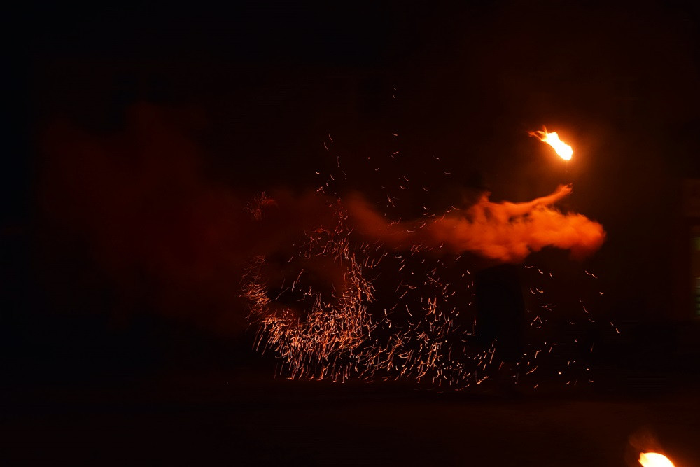 Chmielno. Płomienne widowisko, szanty i fotografie. Pierwszy dzień festiwalu 