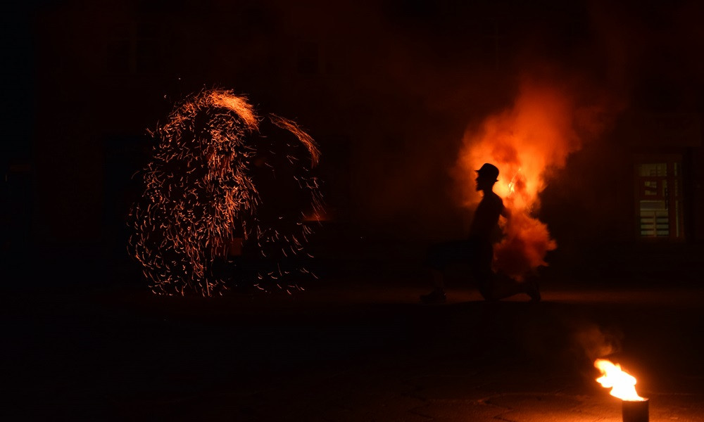 Chmielno. Płomienne widowisko, szanty i fotografie. Pierwszy dzień festiwalu 