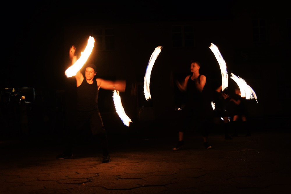 Chmielno. Płomienne widowisko, szanty i fotografie. Pierwszy dzień festiwalu 