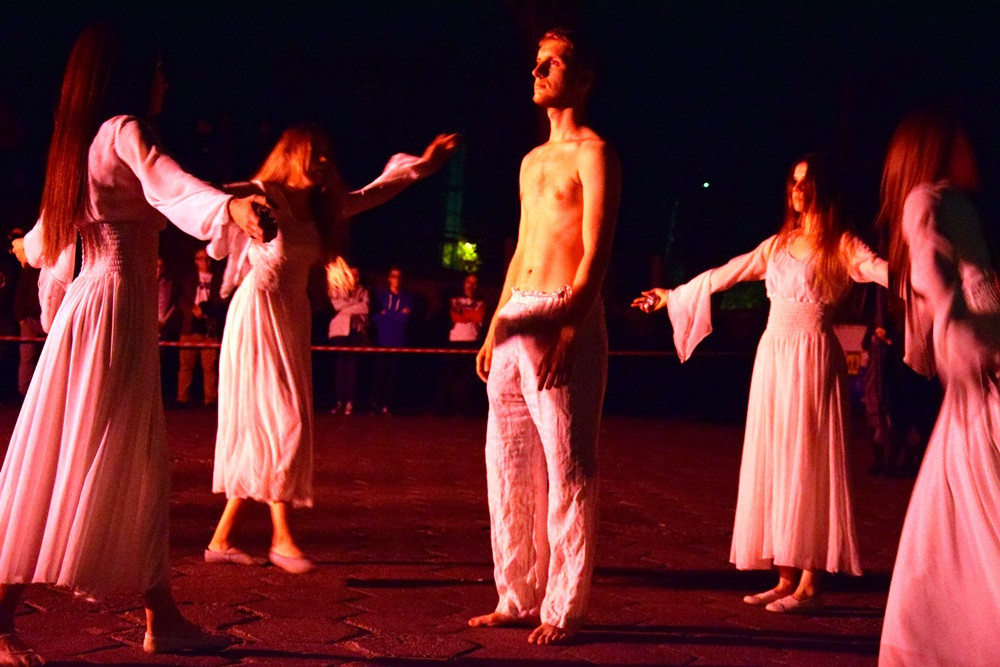 Chmielno. Płomienne widowisko, szanty i fotografie. Pierwszy dzień festiwalu 