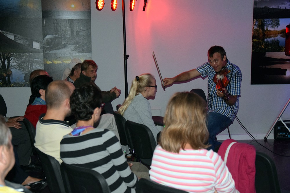 Chmielno. Płomienne widowisko, szanty i fotografie. Pierwszy dzień festiwalu 