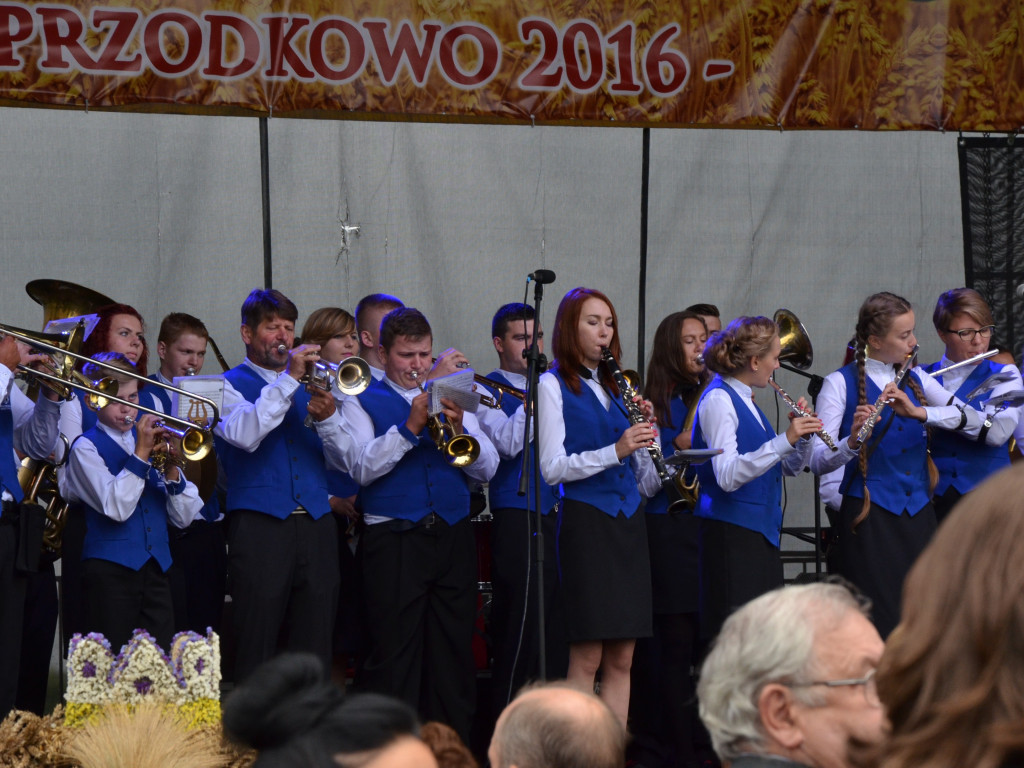 Rolnicy z całego powiatu kartuskiego świętowali w Przodkowie