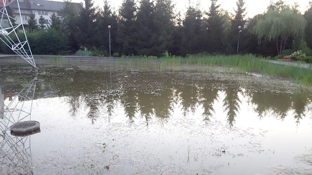 Ołtarz papieski z takim stawem przestaje być wizytówką Sierakowic