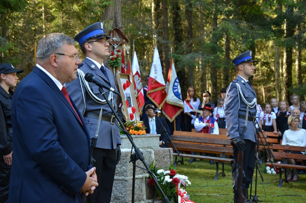 Apel Pamięci pod pomnikiem w Kaliskach