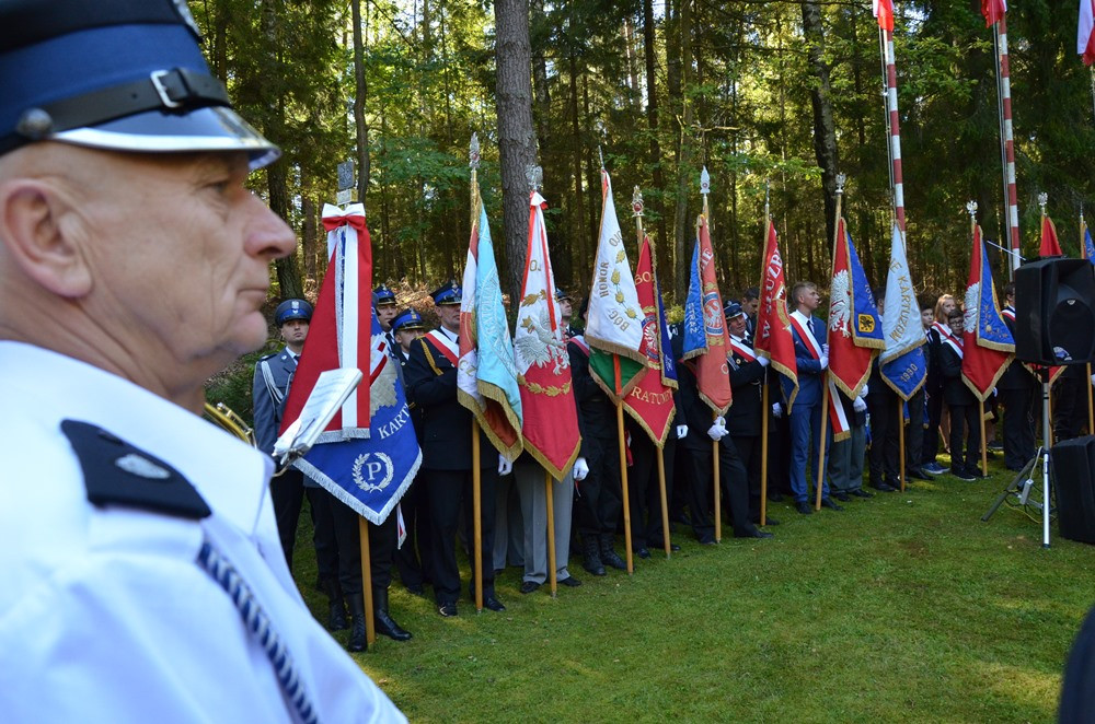 Apel Pamięci pod pomnikiem w Kaliskach