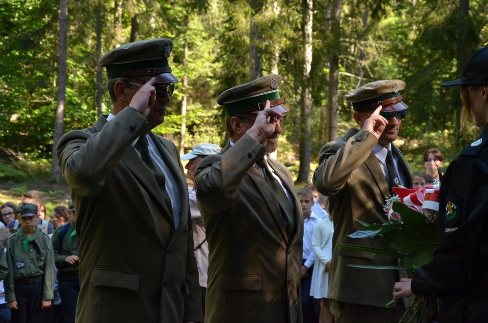 Apel Pamięci pod pomnikiem w Kaliskach