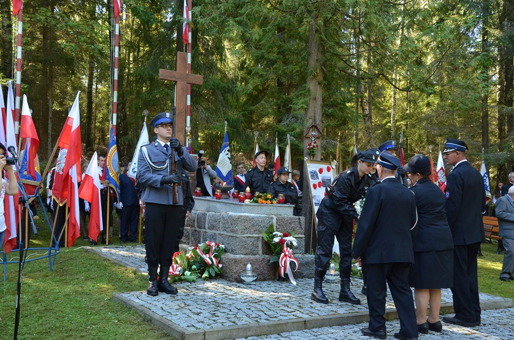 Apel Pamięci pod pomnikiem w Kaliskach