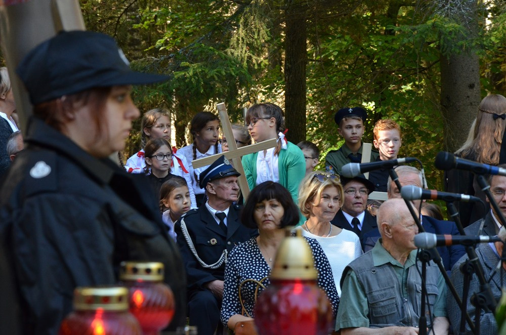 Apel Pamięci pod pomnikiem w Kaliskach