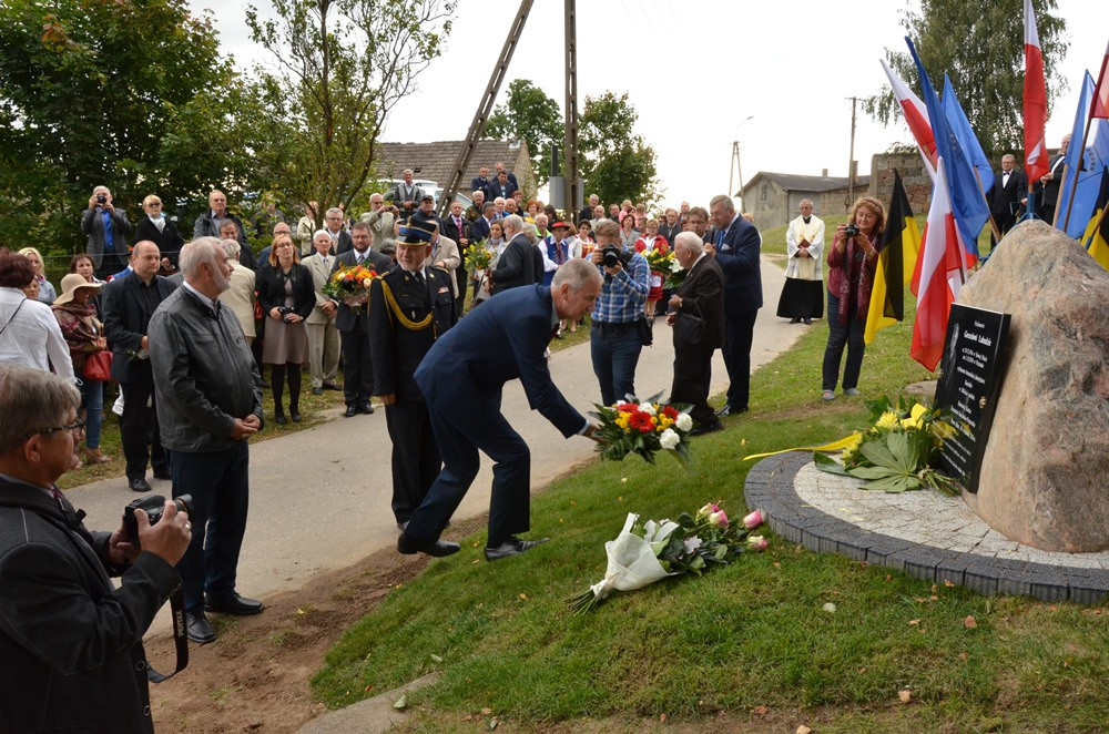 W Nowej Hucie stanął obelisk upamiętniający 100-lecie urodzin prof. Gerarda Labudy
