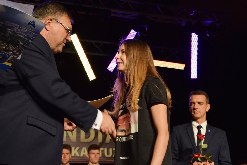 Kartuzy. Stypendia dla sportowców i uczniów ze świetnymi wynikami w nauce