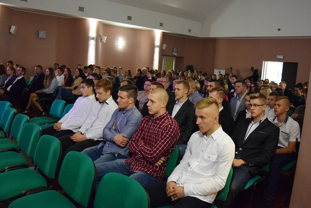 Kartuzy. Stypendia dla sportowców i uczniów ze świetnymi wynikami w nauce