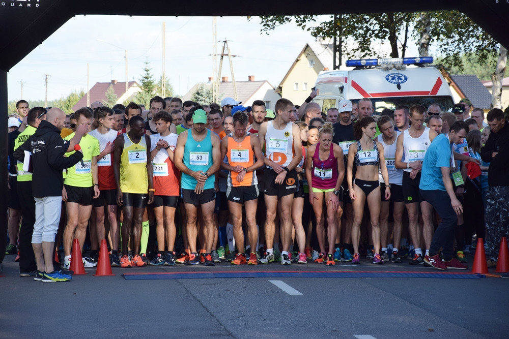 Biegająco uczcili 775-lecie Kiełpina. Kenijczyk Dominic Mailu Musyim zwycięzcą Biegu Arasmusa