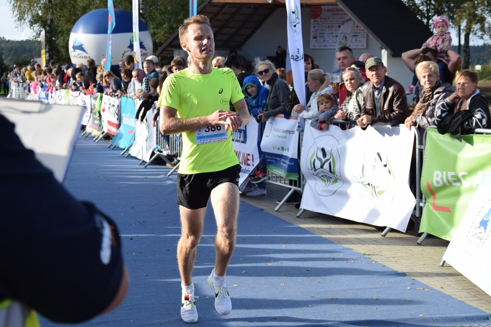 Biegająco uczcili 775-lecie Kiełpina. Kenijczyk Dominic Mailu Musyim zwycięzcą Biegu Arasmusa
