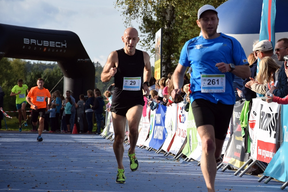 Biegająco uczcili 775-lecie Kiełpina. Kenijczyk Dominic Mailu Musyim zwycięzcą Biegu Arasmusa