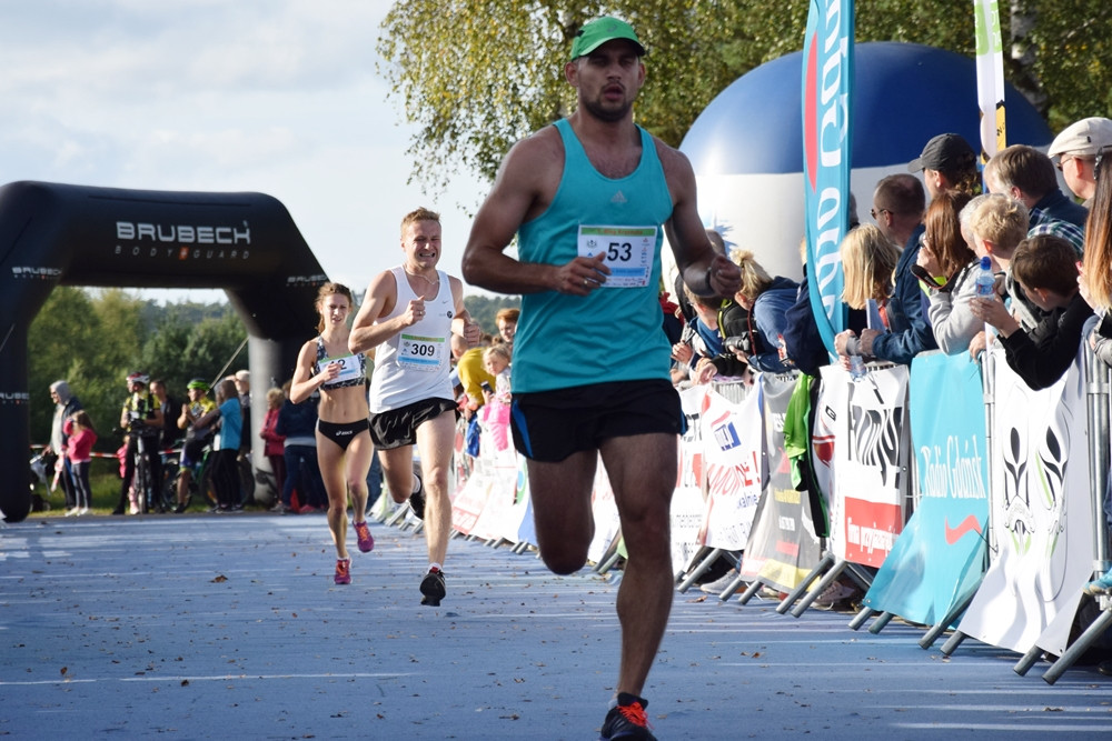 Biegająco uczcili 775-lecie Kiełpina. Kenijczyk Dominic Mailu Musyim zwycięzcą Biegu Arasmusa