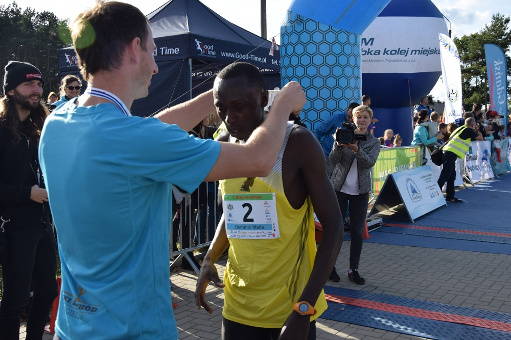 Biegająco uczcili 775-lecie Kiełpina. Kenijczyk Dominic Mailu Musyim zwycięzcą Biegu Arasmusa