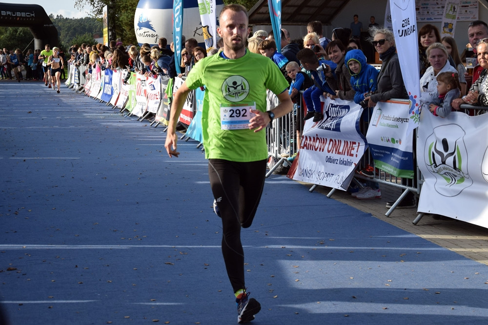 Biegająco uczcili 775-lecie Kiełpina. Kenijczyk Dominic Mailu Musyim zwycięzcą Biegu Arasmusa