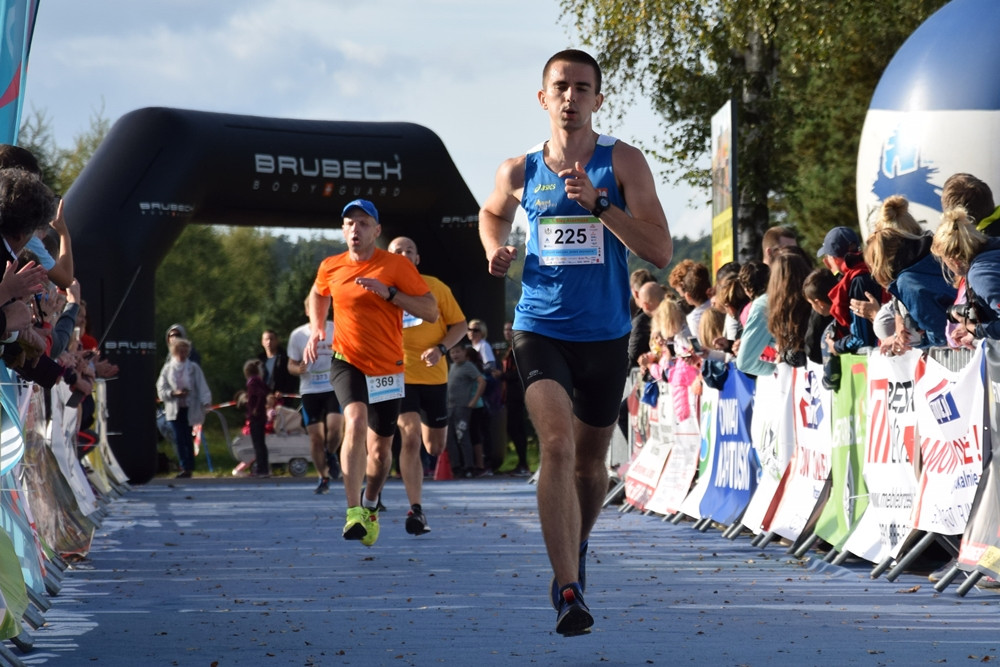 Biegająco uczcili 775-lecie Kiełpina. Kenijczyk Dominic Mailu Musyim zwycięzcą Biegu Arasmusa