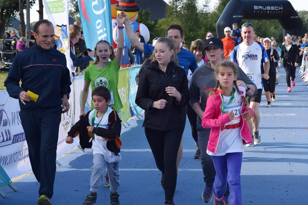 Biegająco uczcili 775-lecie Kiełpina. Kenijczyk Dominic Mailu Musyim zwycięzcą Biegu Arasmusa