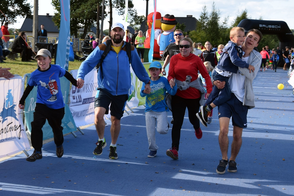 Biegająco uczcili 775-lecie Kiełpina. Kenijczyk Dominic Mailu Musyim zwycięzcą Biegu Arasmusa