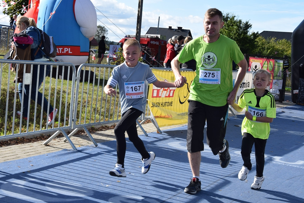 Biegająco uczcili 775-lecie Kiełpina. Kenijczyk Dominic Mailu Musyim zwycięzcą Biegu Arasmusa