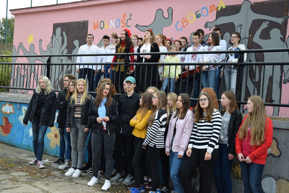 Kartuzy. Młodzi Polacy i Ukraińcy stworzyli mural. 