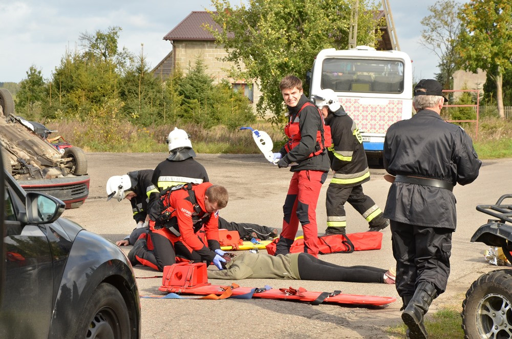 Kolonia. Poważny wypadek - wielu rannych, w tym młodzież. Dobrze, że to tylko symulacja