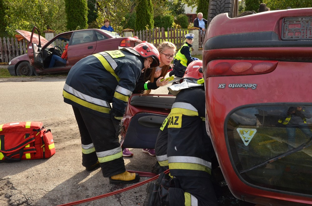 Kolonia. Poważny wypadek - wielu rannych, w tym młodzież. Dobrze, że to tylko symulacja