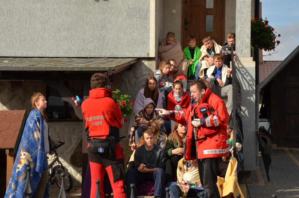 Kolonia. Poważny wypadek - wielu rannych, w tym młodzież. Dobrze, że to tylko symulacja