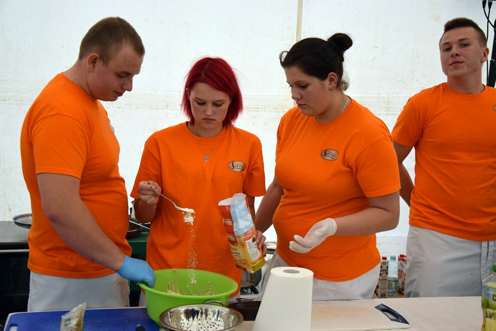 Ostrzyce. Wielkie gotowanie na Festiwalu Potraw 