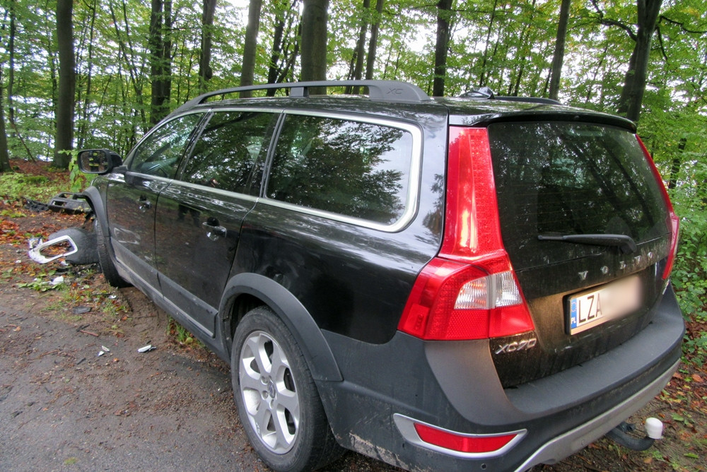 Kartuzy - Prokowo. Zderzenie golfa z volvo. Sześć osób poszkodowanych