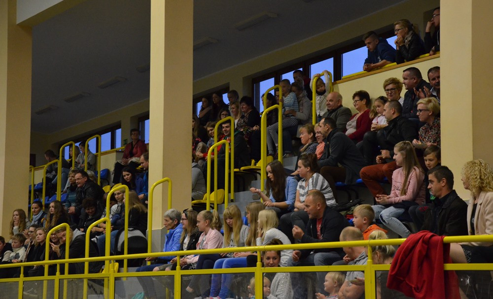 Sierakowice. Grali i kwestowali na rzecz wielodzietnej rodziny