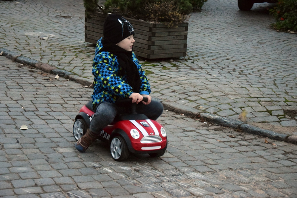 Kartuzy. Classówka nocą, czyli zlot klasycznych aut na Rynku