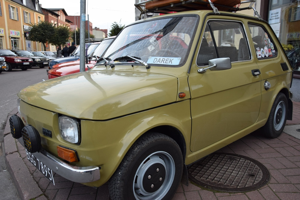 Kartuzy. Classówka nocą, czyli zlot klasycznych aut na Rynku