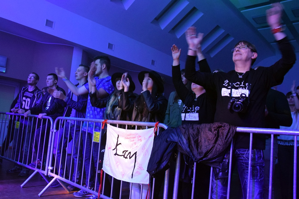 Łzy i Hubert zagrali na rzecz kartuskiego hospicjum. Posłuchać ich przyszło niewielu