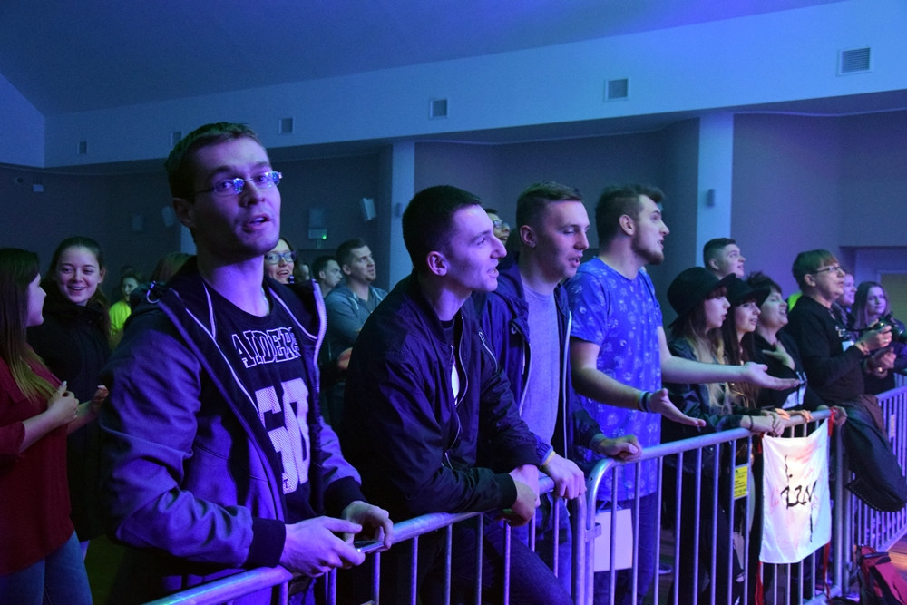 Łzy i Hubert zagrali na rzecz kartuskiego hospicjum. Posłuchać ich przyszło niewielu