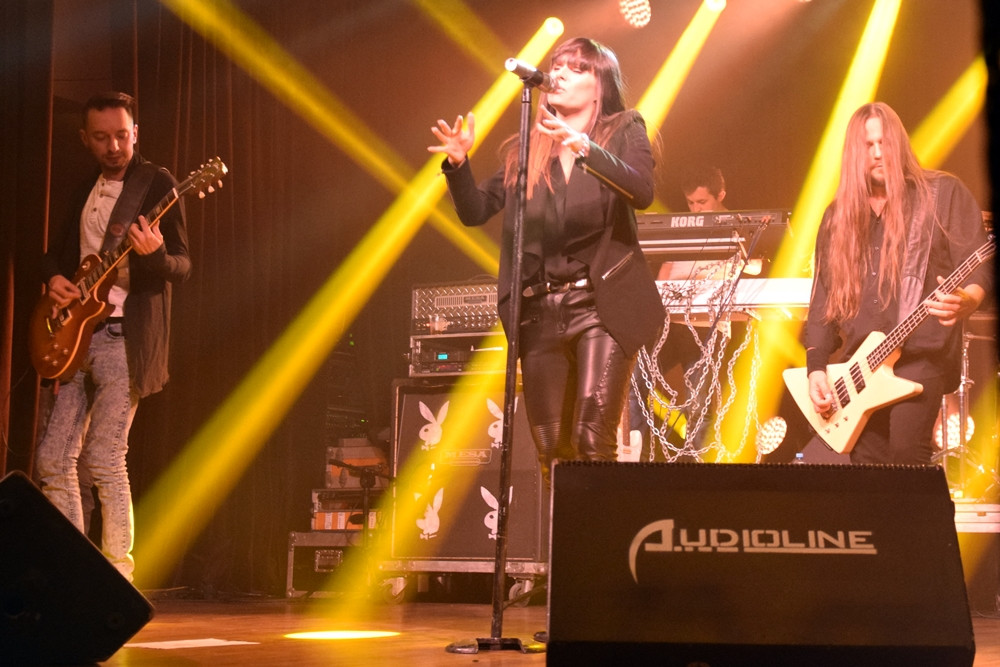 Łzy i Hubert zagrali na rzecz kartuskiego hospicjum. Posłuchać ich przyszło niewielu