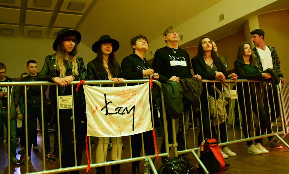 Łzy i Hubert zagrali na rzecz kartuskiego hospicjum. Posłuchać ich przyszło niewielu