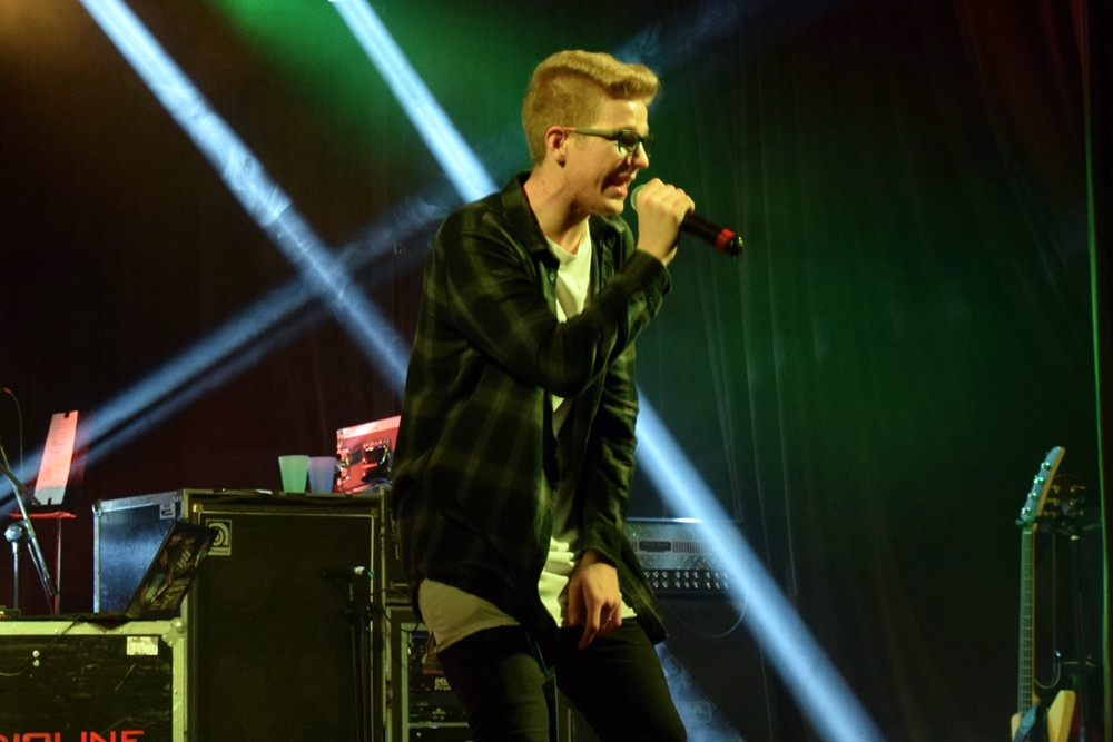 Łzy i Hubert zagrali na rzecz kartuskiego hospicjum. Posłuchać ich przyszło niewielu