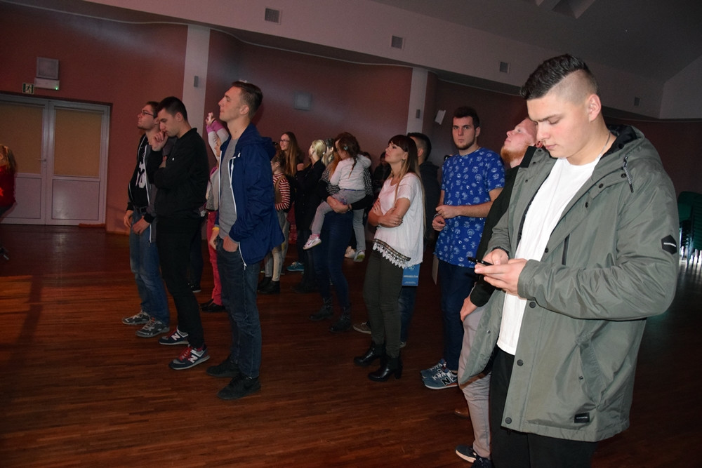 Łzy i Hubert zagrali na rzecz kartuskiego hospicjum. Posłuchać ich przyszło niewielu