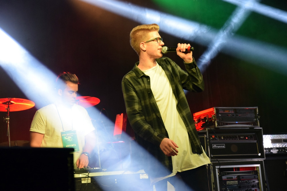 Łzy i Hubert zagrali na rzecz kartuskiego hospicjum. Posłuchać ich przyszło niewielu