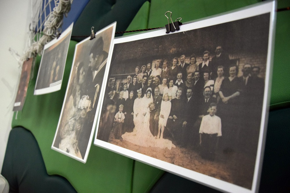 Panna młoda w czarnej sukni? Twórcy ludowi i historycy o dawnej ślubnej modzie i zwyczajach