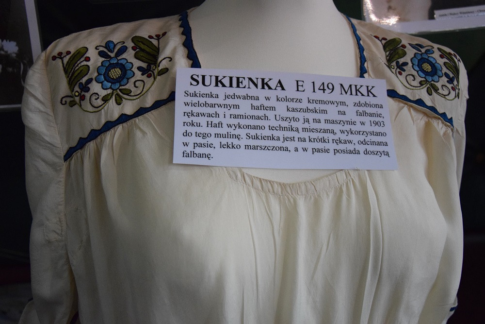 Panna młoda w czarnej sukni? Twórcy ludowi i historycy o dawnej ślubnej modzie i zwyczajach
